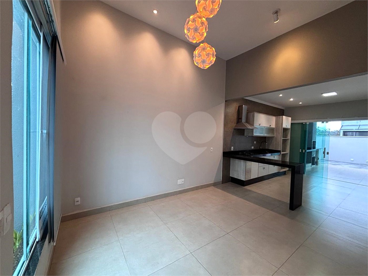 Casa à venda com 2 quartos, sendo 1 suíte, no condomínio Terras de São Francisco, Sorocaba - SP