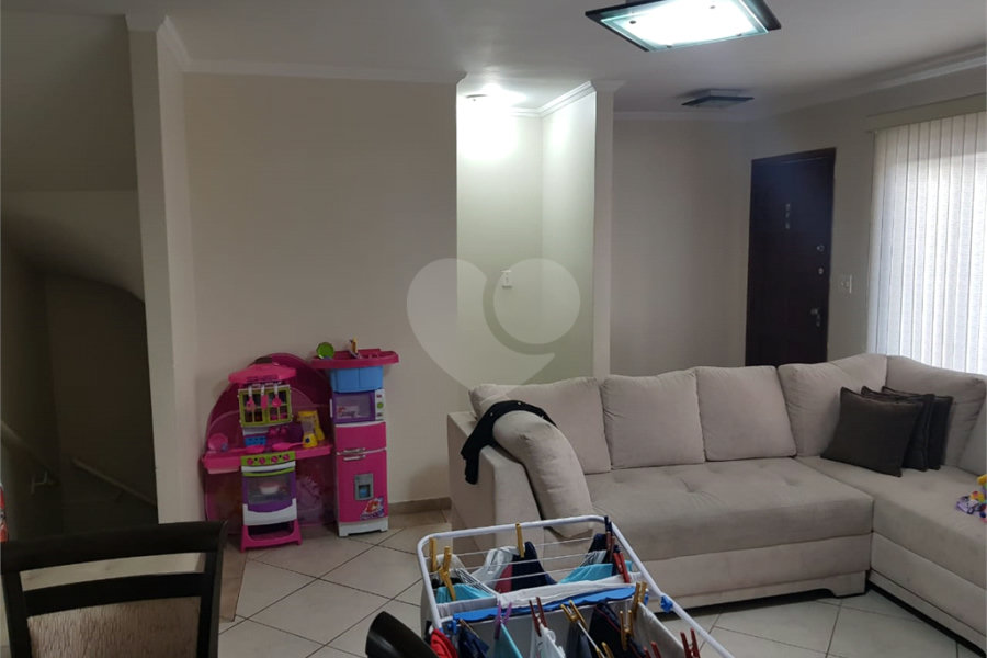 Casa à venda com 3 quartos, sendo 1 suíte, no condomínio Res Azaléias, São Paulo - SP