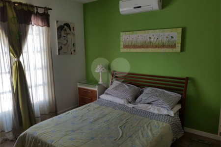 Sobrado à venda com 3 quartos, sendo 1 suíte, em Jardim Caravelas, São Paulo, SP