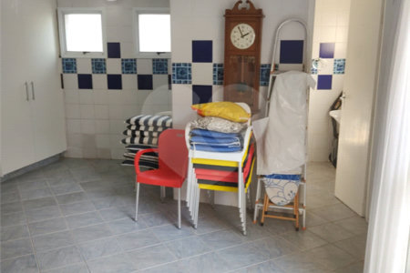 Casa à venda com 3 suítes no condomínio Estância Marambaia, Vinhedo - SP
