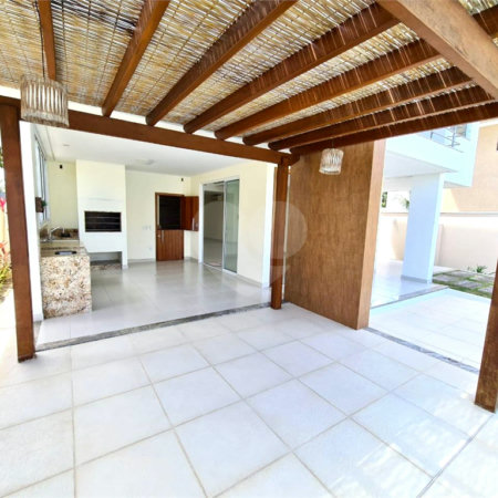 Casa à venda com 3 quartos, sendo 1 suíte, em Outerio da Glória, Porto Seguro, BA