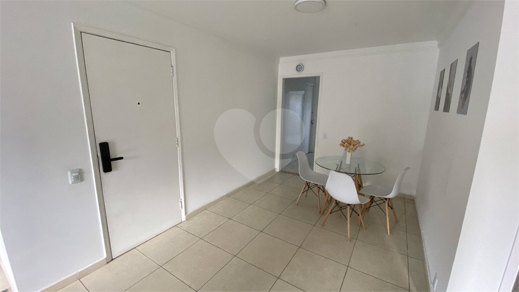 Apartamento à venda com 3 quartos, sendo 1 suíte, em Campo Belo, São Paulo, SP