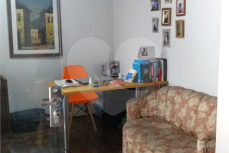 Sobrado à venda com 3 quartos, sendo 1 suíte, em Bosque da Saúde, São Paulo, SP