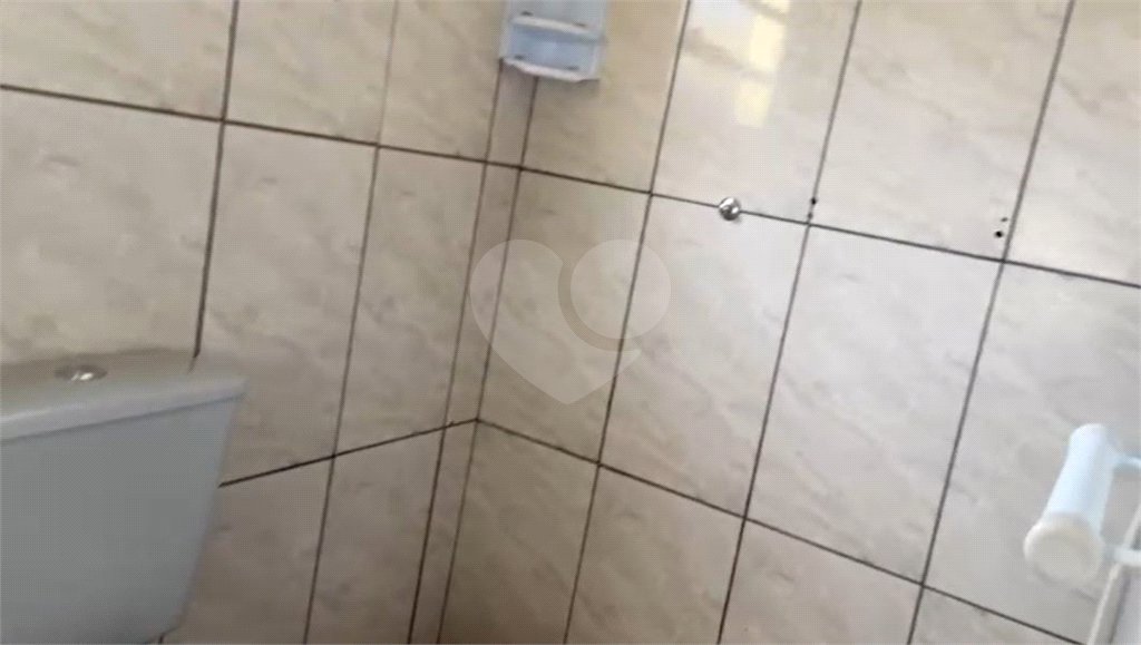 Casa à venda com 3 quartos, sendo 1 suíte,  no Centro, Salto, SP