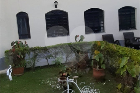Casa à venda ou para alugar com 5 quartos, sendo 1 suíte, no Centro, Bom Jesus dos Perdões, SP