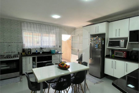 Sobrado à venda com 3 quartos, sendo 1 suíte, em Vila Gustavo, São Paulo, SP