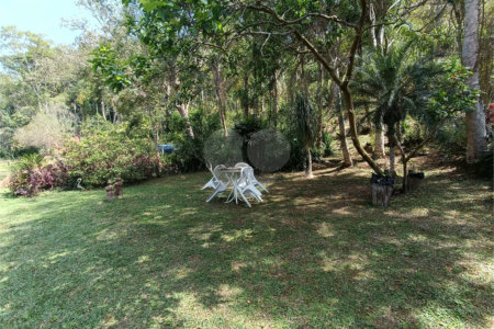 Chácara à venda com 5 quartos, sendo 3 suítes, em Vila Darcy Penteado (mailasqui), São Roque, SP