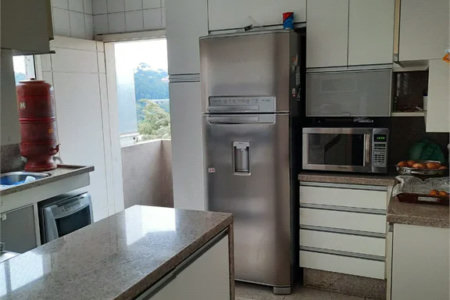 Sobrado à venda com 3 quartos, sendo 1 suíte,  em Jardim Ester, São Paulo, SP