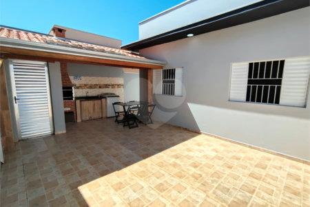Casa à venda com 3 quartos no condomínio Residencial Lago dos Ipês, Itapetininga - SP