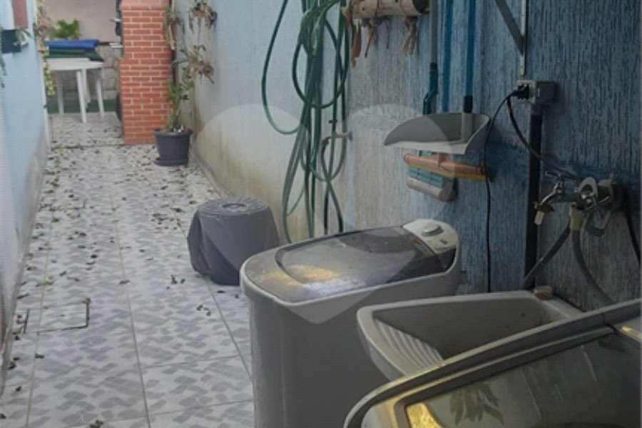 Sobrado à venda com 3 quartos, sendo 1 suíte, em Tremembé, São Paulo, SP