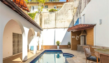 Casa à venda com 4 quartos, sendo 2 suítes,  em Vila Morumbi, São Paulo, SP
