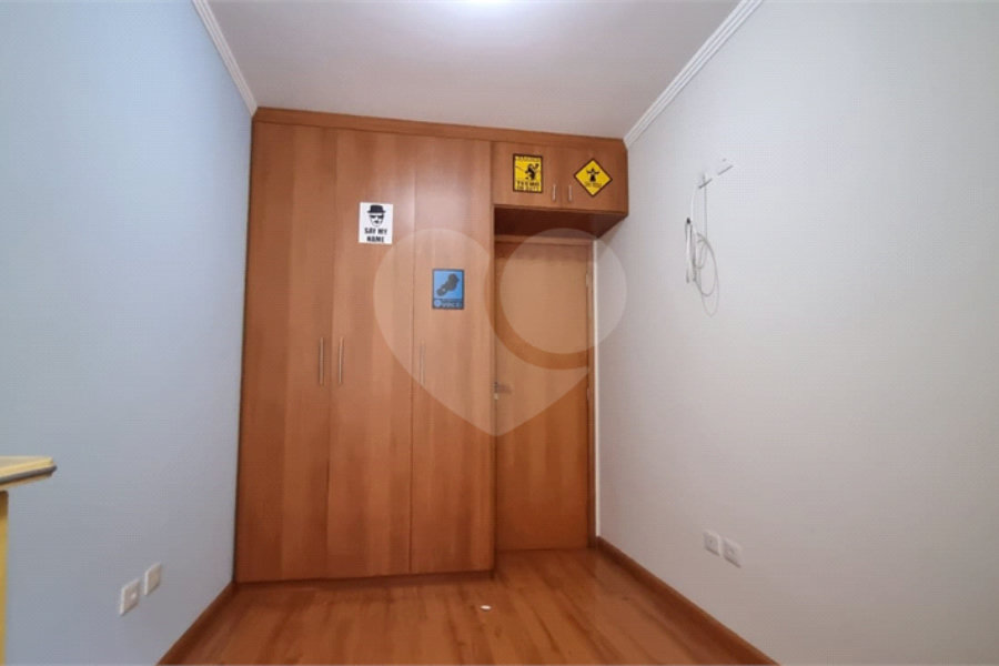 Casa à venda com 3 quartos, sendo 1 suíte, no condomínio Residencial Açaí, São Paulo - SP