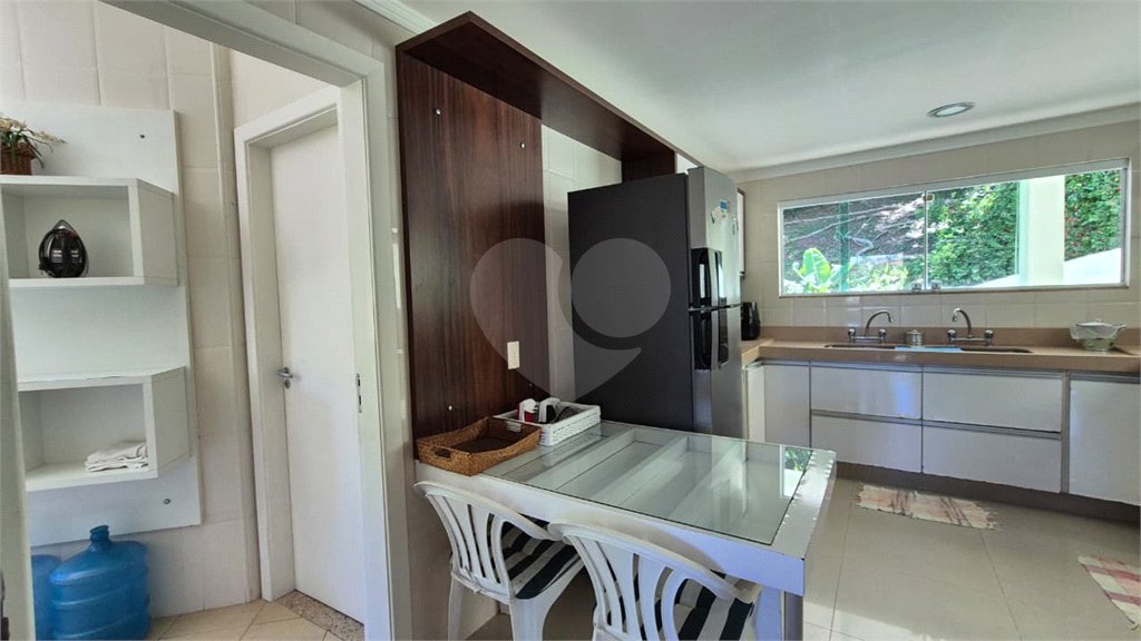 Casa à venda com 6 quartos, sendo 4 suítes, em Ferradura, Armação dos Búzios, RJ