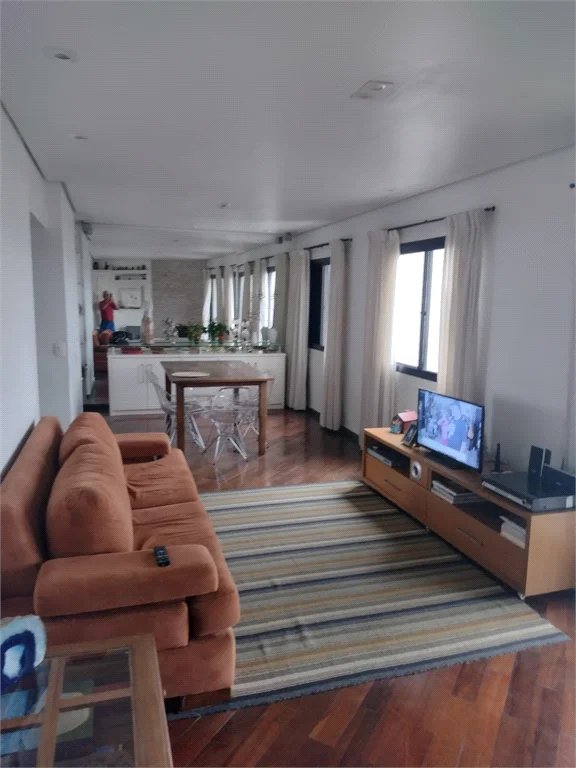 Apartamento à venda com 3 suítes em Vila Suzana, São Paulo, SP
