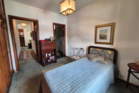 Casa de Vila à venda ou para alugar com 4 quartos, sendo 2 suítes,  em Jardim Leonor, São Paulo, SP
