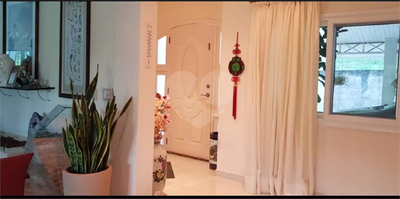 Casa à venda com 4 suítes no condomínio Monte Samkhya, Serra Negra - SP