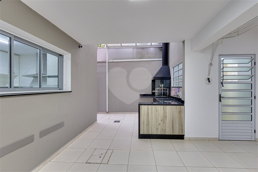 Sobrado à venda com 4 quartos, sendo 3 suítes, em Campo Belo, São Paulo, SP