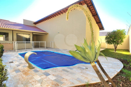 Casa à venda com 3 quartos, sendo 1 suíte, no condomínio Bouganville, Araraquara - SP