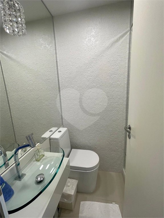 Apartamento à venda com 3 quartos, sendo 1 suíte,  em Vila Suissa, Mogi das Cruzes, SP