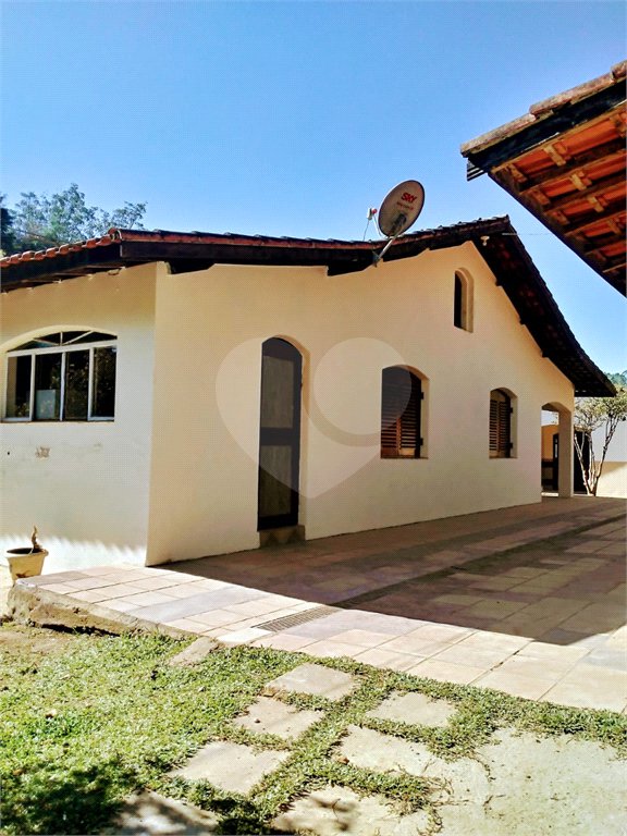 Chácara à venda com 4 quartos em Pirucaia, Mairiporã, SP
