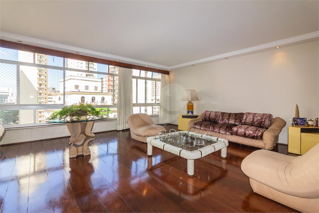 Apartamento à venda com 3 quartos, sendo 1 suíte,  em Santa Cecília, São Paulo, SP