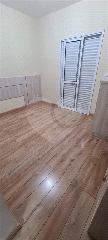 Casa à venda com 3 quartos, sendo 1 suíte, no condomínio Alvorada Parque Vitória, São Paulo - SP