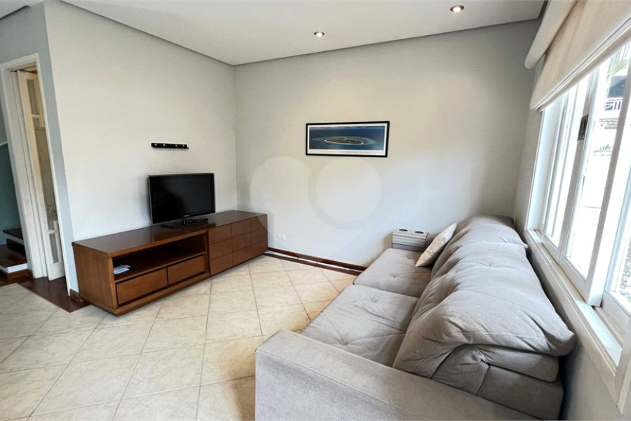 Casa à venda com 3 quartos, sendo 1 suíte, no condomínio Villagio Tramway, São Paulo - SP