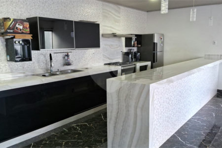 Casa à venda com 3 quartos, sendo 2 suítes,  em Ipê, Três Lagoas, MS