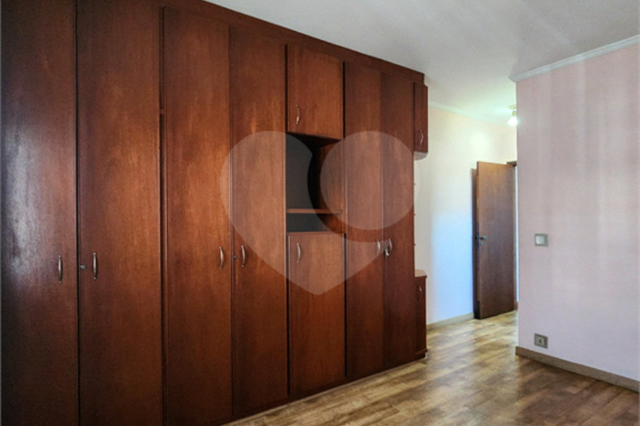 Sobrado à venda com 3 quartos, sendo 1 suíte, em Vila Constança, São Paulo, SP