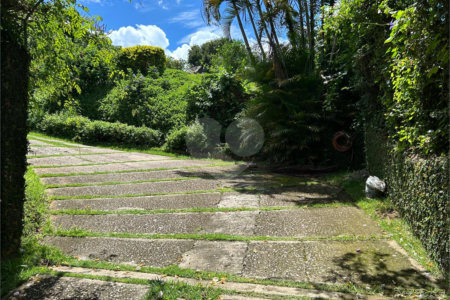 Casa à venda com 5 quartos, sendo 3 suítes, no condomínio Estância Marambaia, Vinhedo - SP