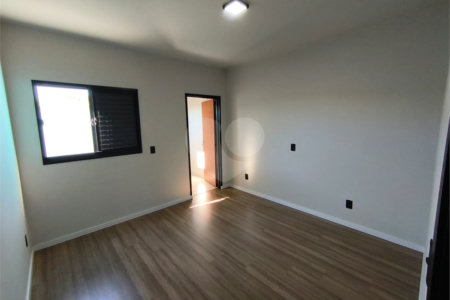 Casa à venda com 3 quartos, sendo 1 suíte, em Parque Itapê, Itapetininga, SP