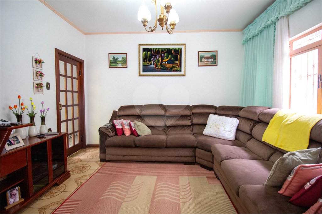 Sobrado à venda com 5 quartos, sendo 1 suíte,  em Jardim Villaça, São Roque, SP