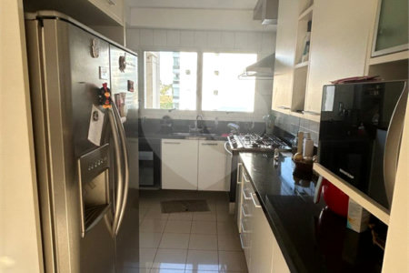 Apartamento à venda com 3 suítes em Indianópolis, São Paulo, SP