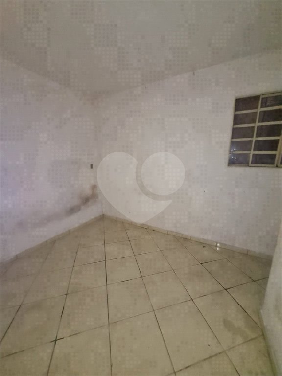 Casa à venda com 6 quartos em Vila dos Remédios, São Paulo, SP