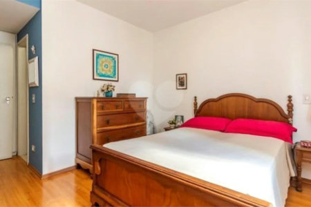 Apartamento à venda com 3 quartos, sendo 1 suíte, em Campo Belo, São Paulo, SP