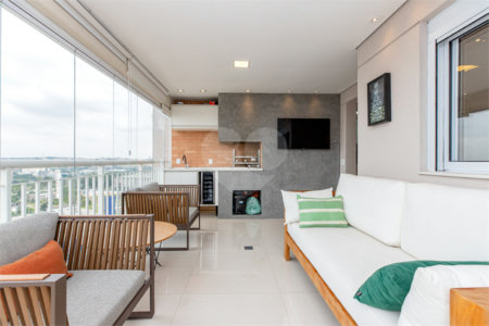 Apartamento à venda com 2 quartos, sendo 1 suíte, em Santo Amaro, São Paulo, SP
