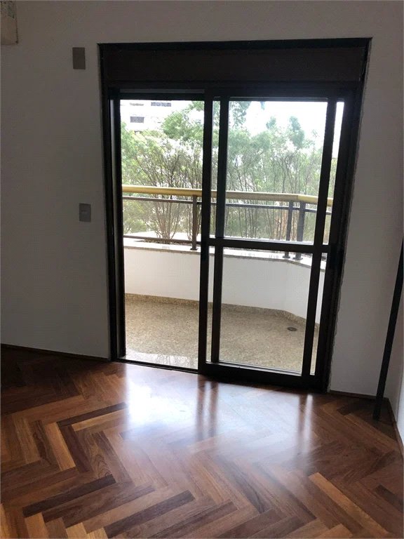 Apartamento à venda com 4 suítes em Vila Suzana, São Paulo, SP