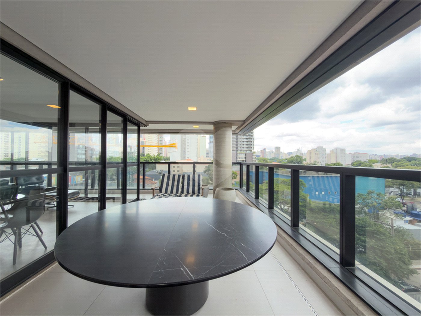 Apartamento à venda com 3 suítes em Pinheiros, São Paulo, SP