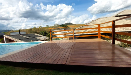 Casa à venda com 4 suítes no condomínio Figueira Garden, Atibaia - SP