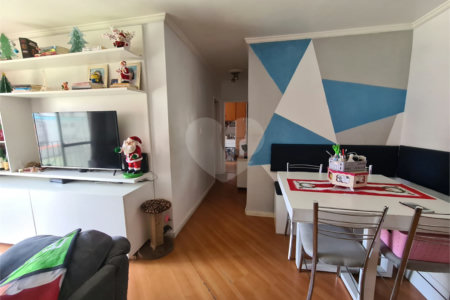 Apartamento com 3 dormitórios, sendo 1 suíte.
