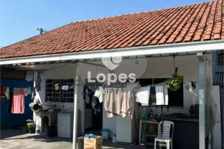 Oportunidade única de adquirir uma casa espaçosa e bem planejada no bairro Galo Branco! Este imóvel