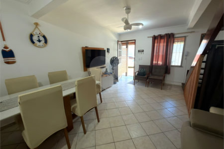 Casa em condomínio à venda com 2 suítes em Palmeiras, Cabo Frio, RJ