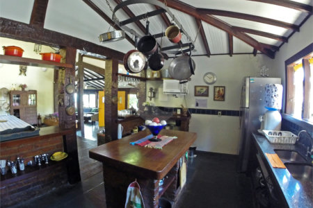 Casa à venda com 8 quartos, sendo 4 suítes, em Alto de Búzios, Armação dos Búzios, RJ
