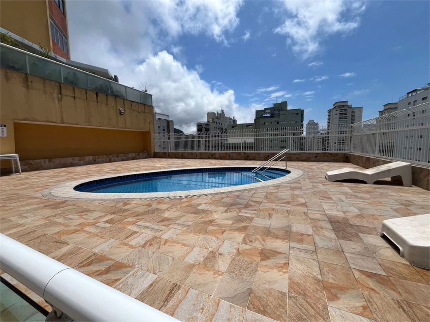 Apartamento com 1 dormitório à venda, 68 m² por R$ 280.000,00 - Pitangueiras - Guarujá/SP