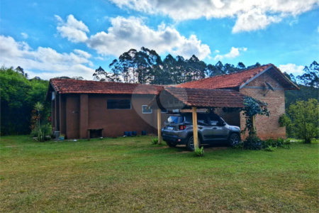 Sítio à venda com 3 quartos, sendo 1 suíte,  em Gabriel Piza, São Roque, SP