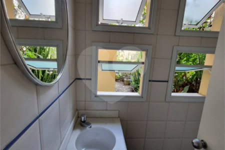 Casa à venda com 4 quartos, sendo 1 suíte, no condomínio Horizontal Newport Village, São Paulo - SP