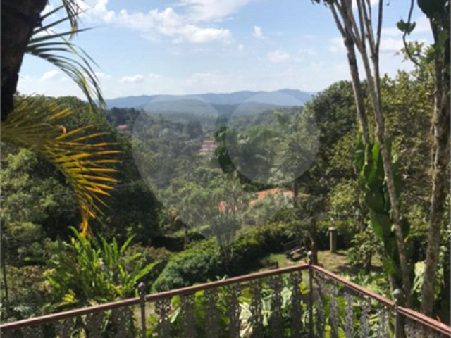 Casa à venda com 6 quartos, sendo 5 suítes,  em Roseira, Mairiporã, SP