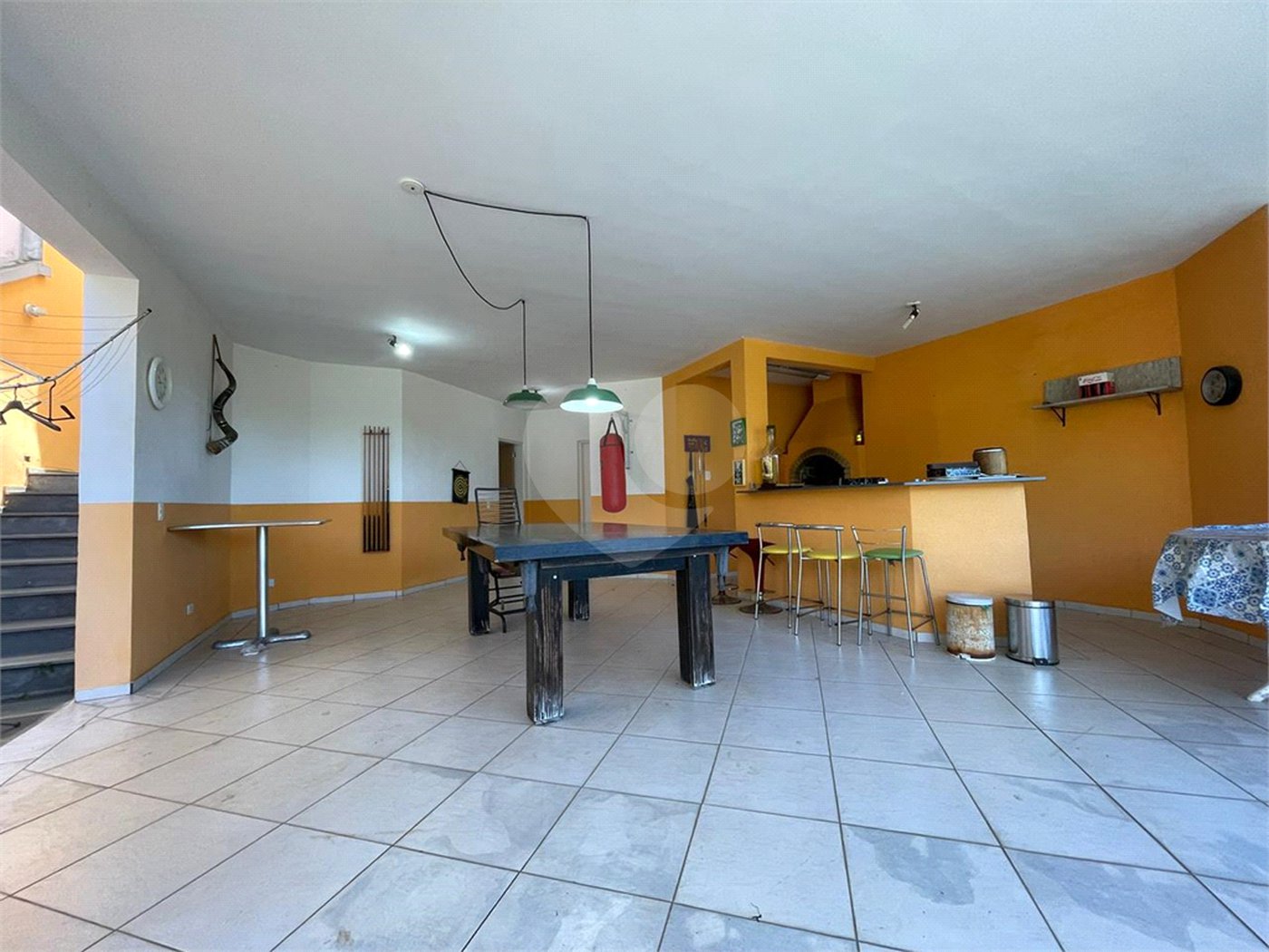 Casa à venda com 4 quartos, sendo 2 suítes, no condomínio Residencial Itatinga I, São Paulo - SP
