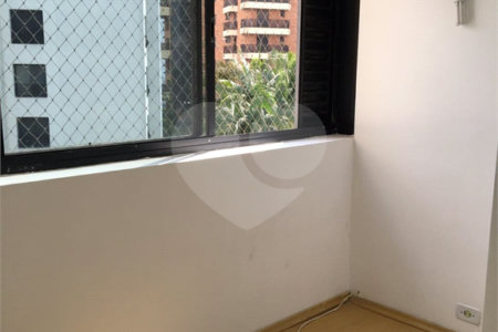 Apartamento à venda com 3 quartos, sendo 1 suíte, em Jardim Parque Morumbi, São Paulo, SP