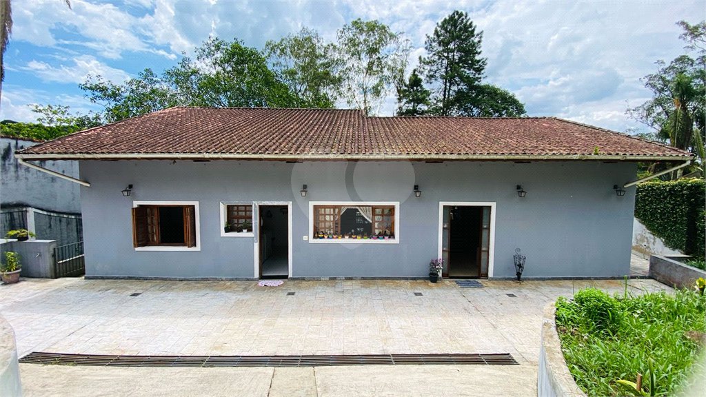 Casa à venda com 3 suítes em Dos Finco, São Bernardo do Campo, SP